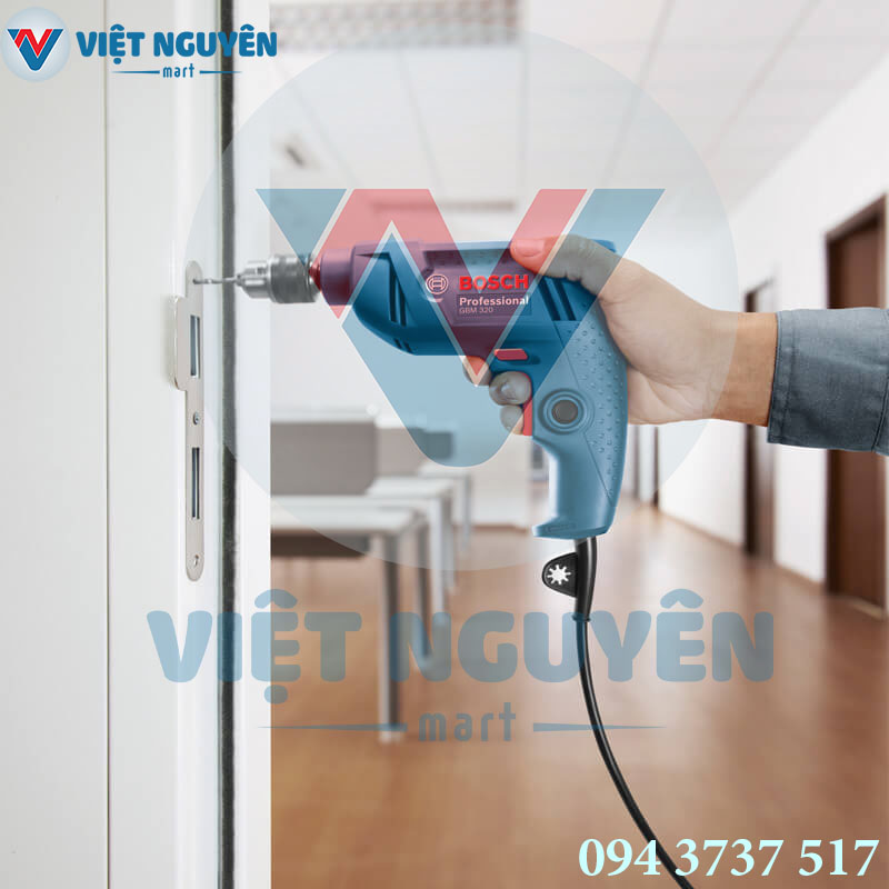 Ứng dụng đa năng máy khoan Bosch GBM 320 khoan sắt - vặn vít